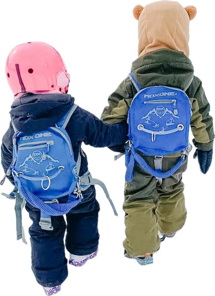 HARNAIS SKI RETRACTABLE-Un harnais qui combine un sac-à-dos pour les jeunes enfants et une laisse rétractable pour les parents ou instructeurs. Un petit sac-à-dos de 10" de hauteur, 8" de largeur et 2" de profondeur. Une laisse rétractable qui s'étend sur